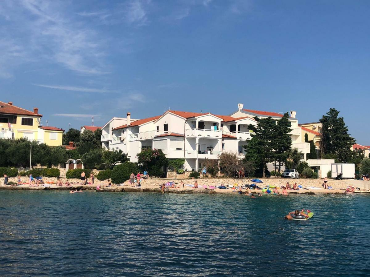 Апартаменты Croatia Мандре Экстерьер фото